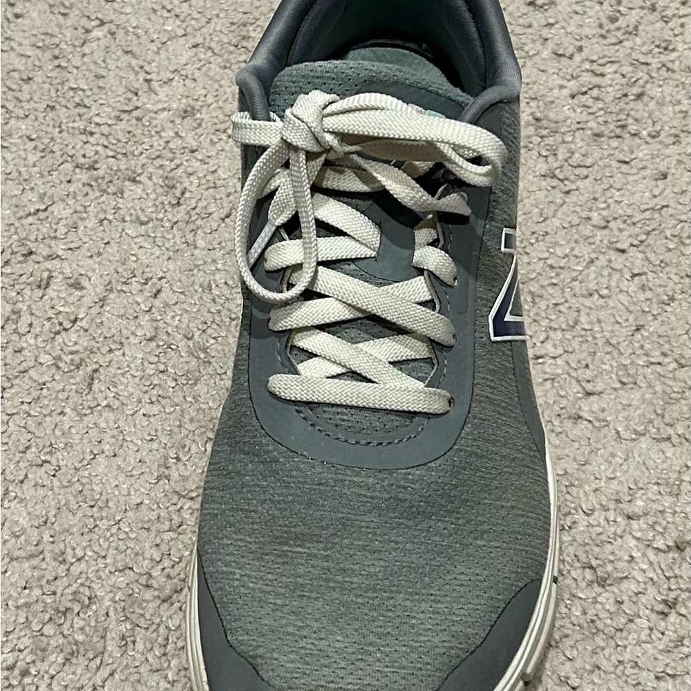 New Balance Gray Athletic Shoes with White Sole and Light Gray Laces